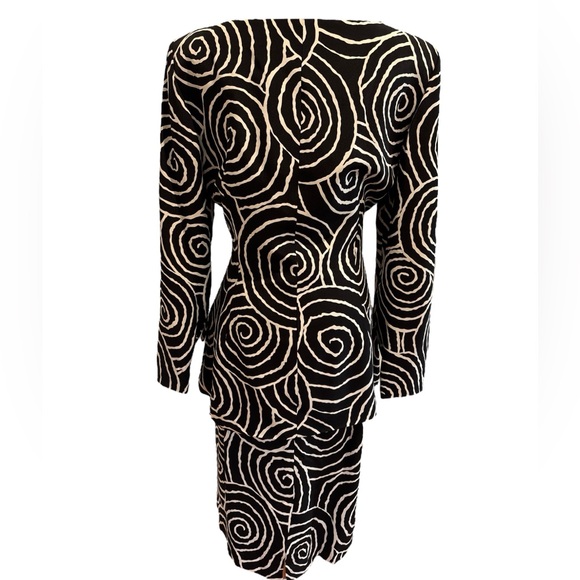 80s 2 PC GILLIAN SILK BLACK & WHITE ABSTRACT DESIGN FITTED BLAZER & SKIRT SZ 14 - Picture 4 of 12
